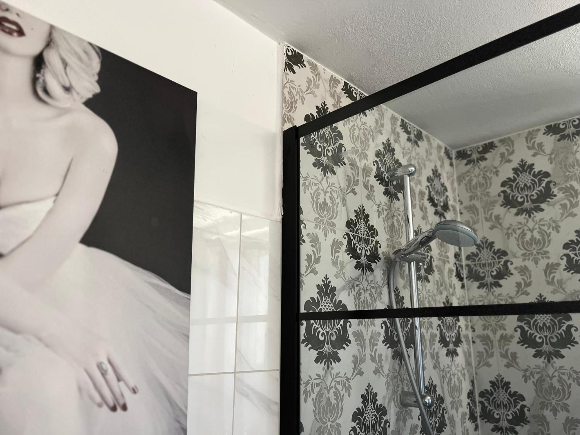 Hisa Megiclinic - Apartments & Healing Center Кобарид Екстериор снимка